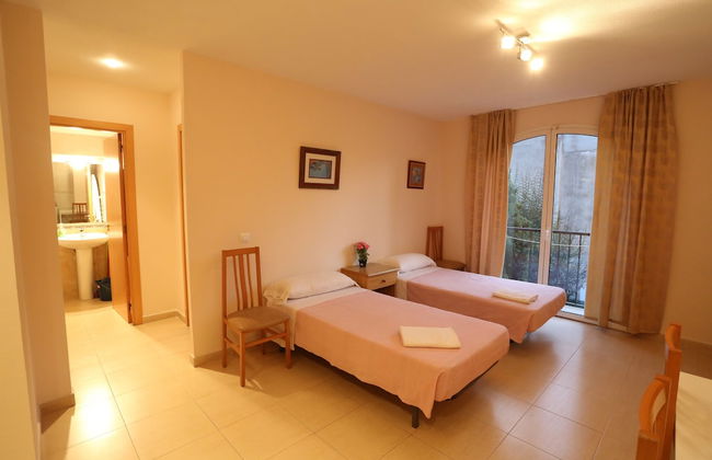 Royal Inn Aparthotel - Photo 12