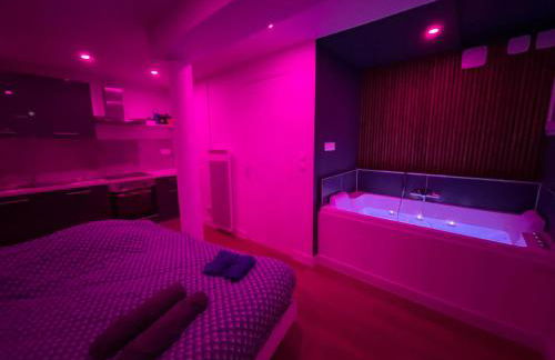 Nuit magique jacuzzi, terrasse & lit motorisé - 008 - Photo 4