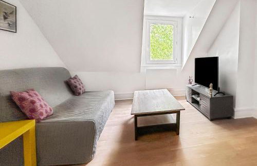 Charmant studio - vue parc- proche transports - Photo 1