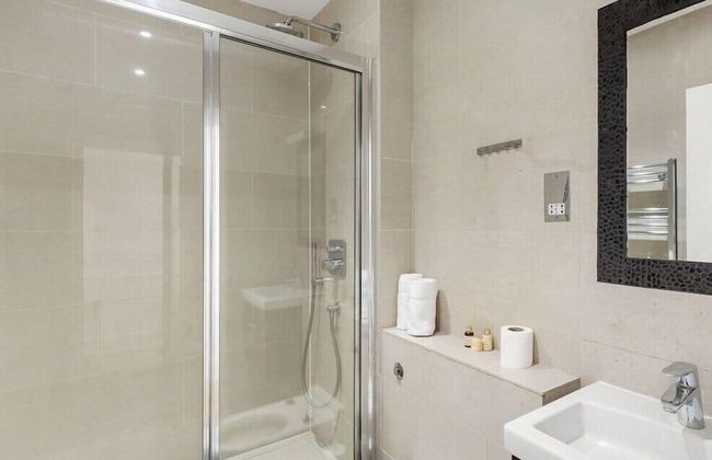 The Hertford Boutique - Photo 62