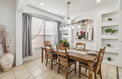 765 Beautiful Vacation Home With Private Pool, And Much More!! - Foto 9