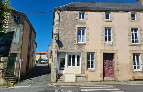 Dors Fée Duplex avec Toit-Terrasse et Salle de Jeux - Centre Bourg à 4 min du Puy duFou - Foto 39