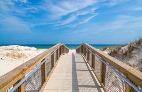 Gulfside Getaway - Photo 16