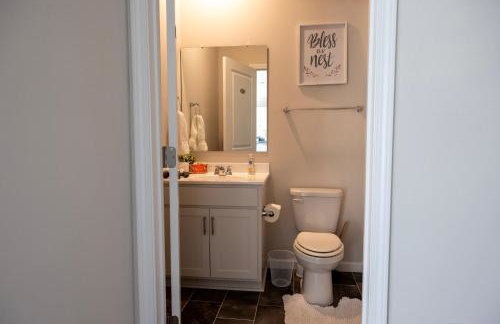 Holistic Campus Rental, LLC - Private Bedrooms in Shared Home with Shared Kitchen - Foto 32