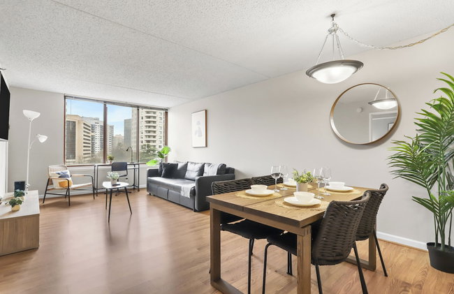 Crystal City Apartments near Reagan Airport - We Host - Photo 47