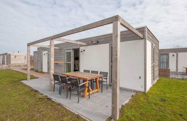 Lodge in Nieuwvliet Bad Near the Beach - Photo 17