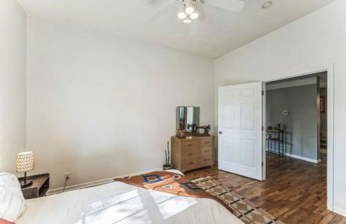 Old School Charm | Sleeps 6 - Foto 47