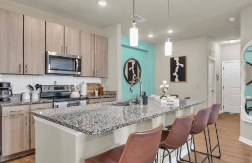 3BR Family Suite | Pool, Games, Gym, Free Parking - Foto 21