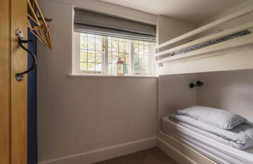 Half Way House, Clappersgate, sleeps 8 - Foto 43