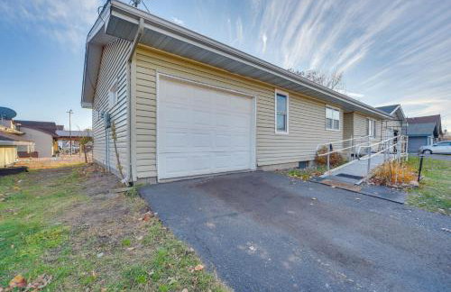 Walk to Crooked Lake Beach and Dtwn! Home with Patio - Foto 33