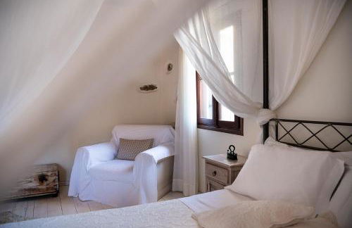 Verekinthos Villas - Pool, Hot Tub, BBQ, Kids Playground, Stunning Mountain Views - Photo 18