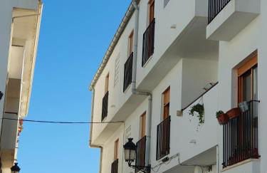 EL ÚNICO apartment with jacuzzi and art - Photo 14