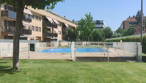 Red Wine Haro, piscina y parking - Foto 3
