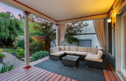 Home with Garage, Hot Tub, near OSU & Short North - Photo 2