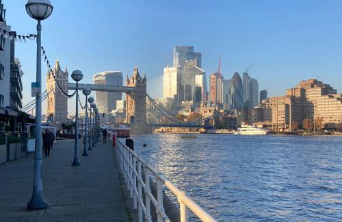 Entire Boat at St Katherine Docks 2 Available select using room options - Photo 63