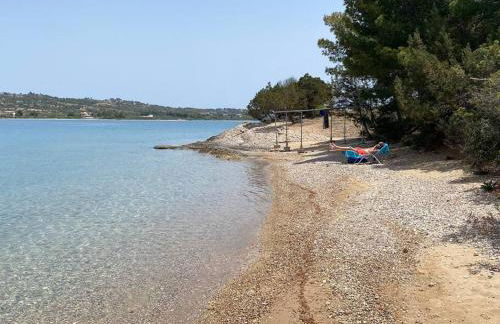 RETREAT VILLA BY THE SEA WITH POOL IN PORTO HELI - Foto 24