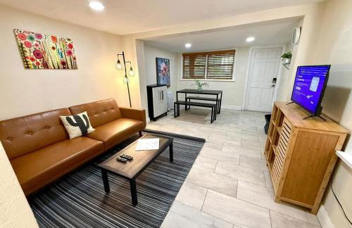 Shared Deck • Pet Friendly • Garden Courtyard - Foto 4