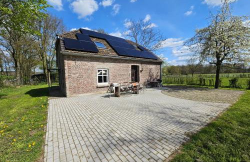 Die alte Waldkate - Windschief und mitten in der Natur - Foto 20