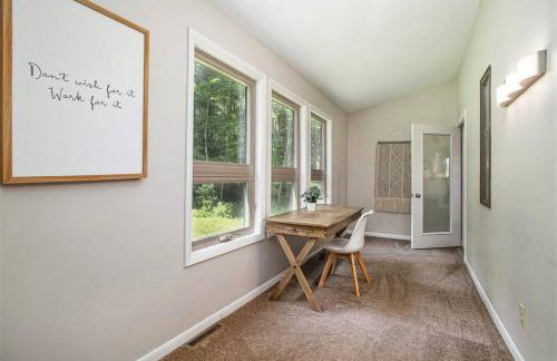 Smitten in da Mitten - 18 acres, Arcades, High Spd Web, Hot Tub, Pond! - Foto 23