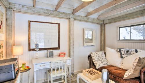 Modern Farmhouse with Movie Room - 6 Mi to Lake! - Photo 3