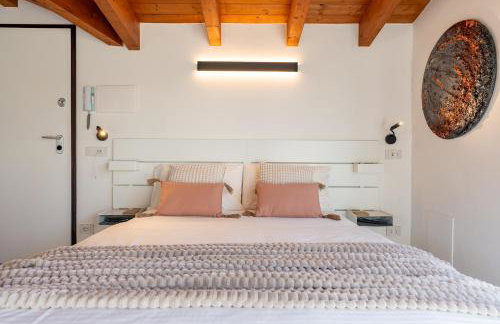 Loft Park & Rail free Parking - Photo 15