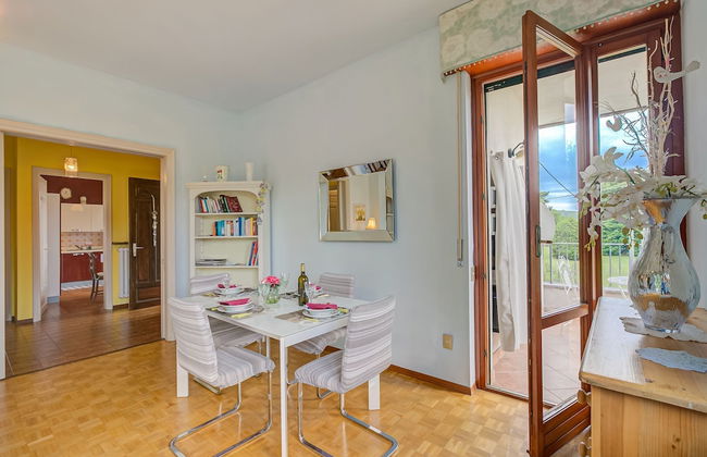 Connie s Apartment in Monvalle - Foto 11