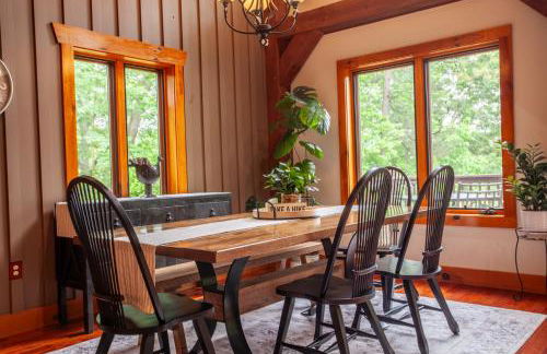 Chasing Sunsets: A Cozy 2-Bedroom Cabin in Smoky Mts with Stunning Mountain Views. - Foto 43