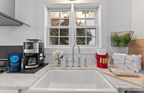 "Broadway Hideaway" by Roxy Rentals - Foto 52