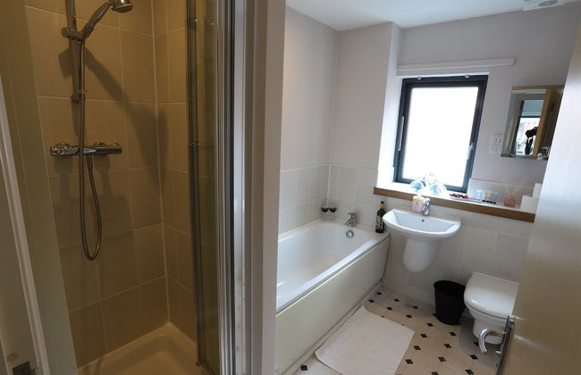 O2 Mailbox Central Premier Apartment - Photo 18