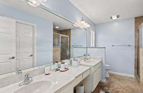Sunshine House! 3BR 2BA Sleeps 9! Your Perfect Retreat for Comfort and Style - Foto 88