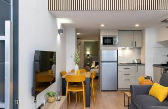 Nice new duplex in front of Palacio VistaAlegre - Photo 23