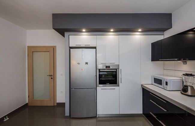 Luxury Secluded Villa w. Pool, Jacuzzi and Garden - Photo 15