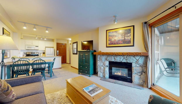 Aspens by Whistler Blackcomb Vacation Rentals - Photo 2, Chambre