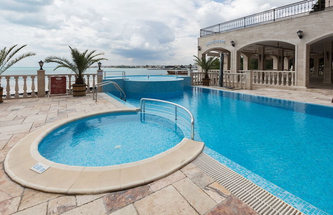 Beachfront Studio in Rich Beach - Photo 18