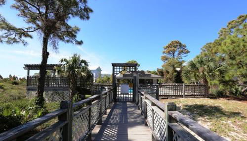 Woofs and Waves by Pristine Properties Vacation Rentals - Foto 5