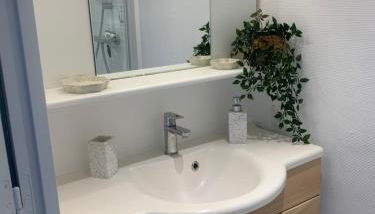 en baie du mont saint Miche Proche bord de mer - Photo 4