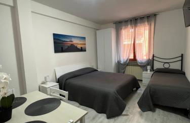 Your home outlet 4 - Foto 2