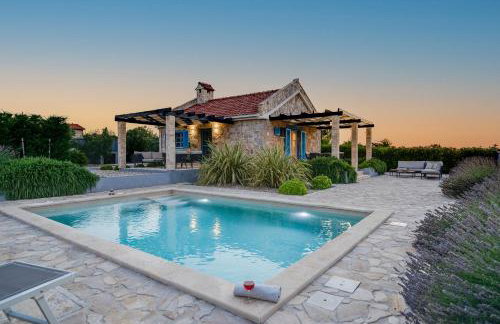 Stonehouse Milan - Photo 1