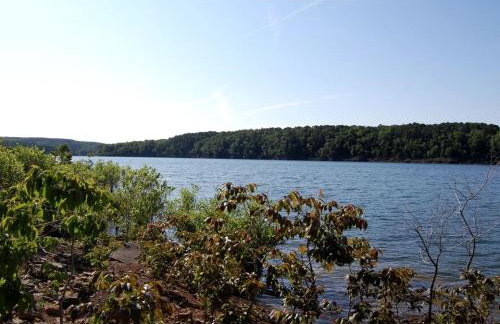 Lovely Waterfront Cabin Ideal for Weekend Getaway on Greers Ferry Lake, Arkansas - Foto 18