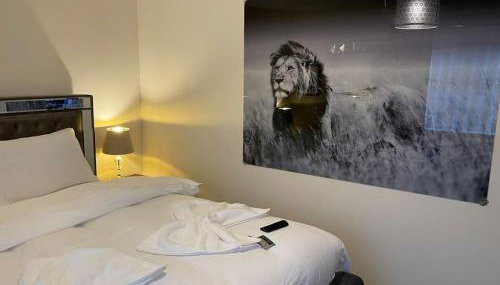 MODERN 4 BEDROOM HOUSE WITH GARDEN & PARKING - Foto 4