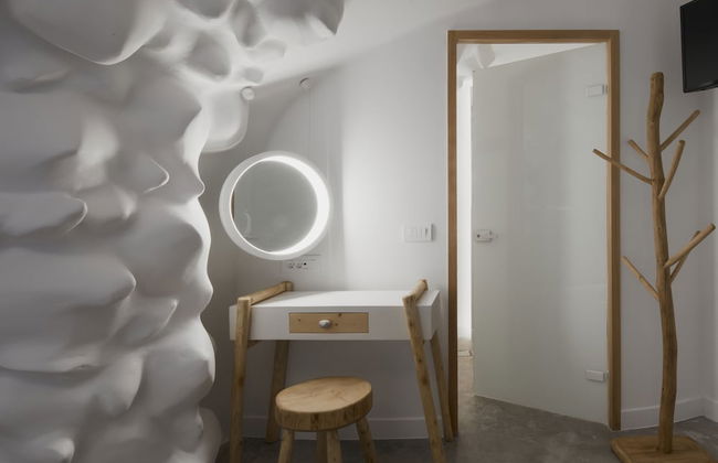 Theano Cave Suites & Villas - Photo 34