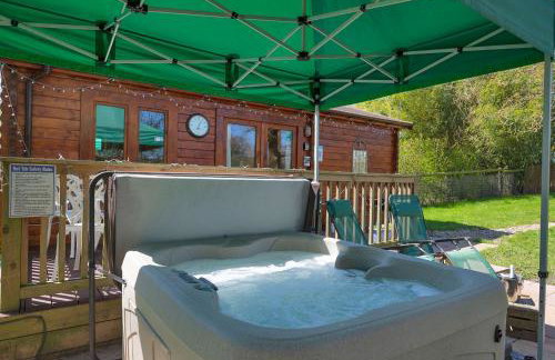 The Cabin with Hot Tub - Foto 21