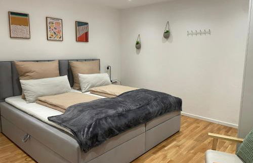 1,5-Zimmer, Top ausgestattet, 4 Pers, Souterrain, Self Check-in, Parkplatz, Netflix & Amazon Prime - Foto 13