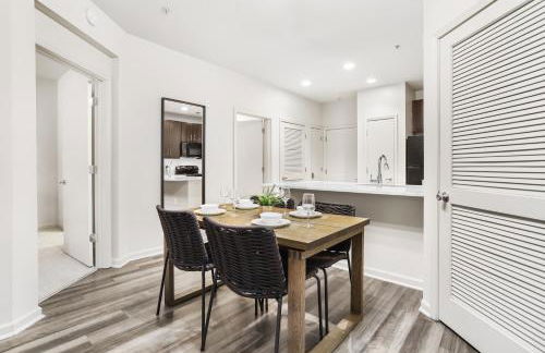 Spacious Comfort Near Downtown Hotspots - Foto 22