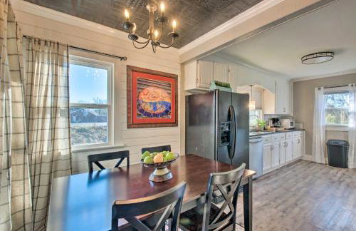 Modern Florence Getaway with Patio and Grill! - Foto 11