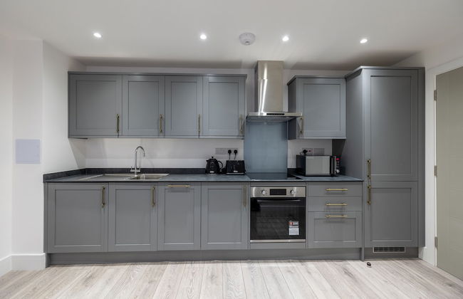 Remarkable 2-bed Apartment in Camberley - Foto 17