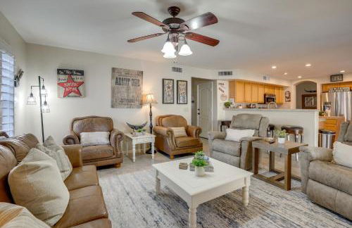 1 Mi to Surprise Stadium! Home with Patio and Hot Tub - Foto 5