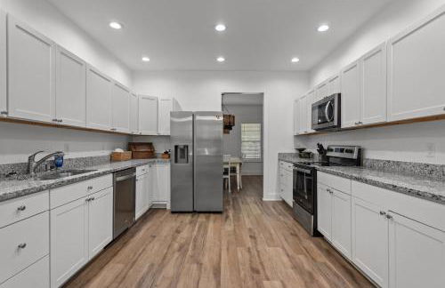 Grandma's Farm on 6 acres with Lighted Barn and River Access - Foto 6