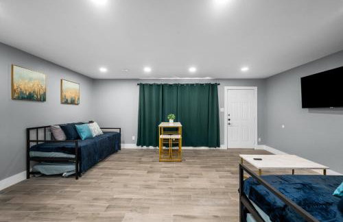 Chic & Cozy Montrose Apt with Pool & Parking - Foto 6