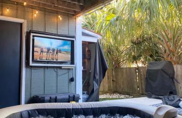 Full townhouse near Shem Creek & Downtown with Hot Tub - Photo 8